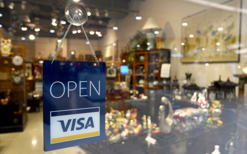 boutique-LA ROQUE ESCLAPON-min_open_sign_visa_sign_open_store_sign_visa_credit_card_business-810443